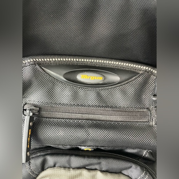 Targus Backpack - Picture 2 of 10